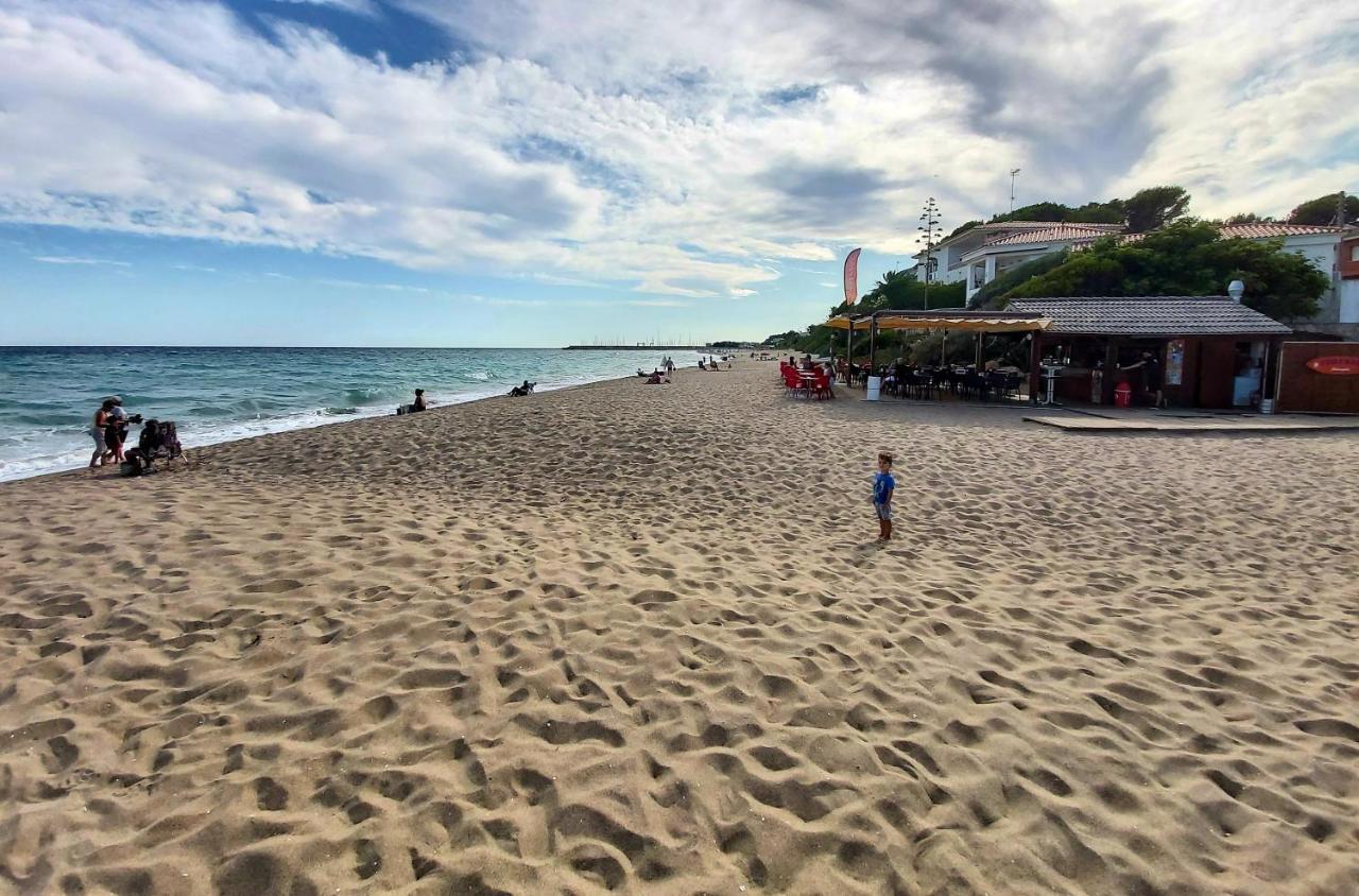 Apartamento A 300 Mts De La Playa, 25 Minutos De Port Aventura Y 50 De Barcelona โกมาร์รูกา ภายนอก รูปภาพ